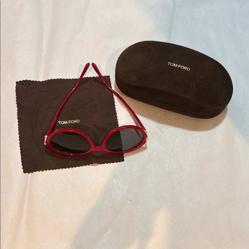 Tom Ford Red Classic Frame Sunglasses w case and dust cloth